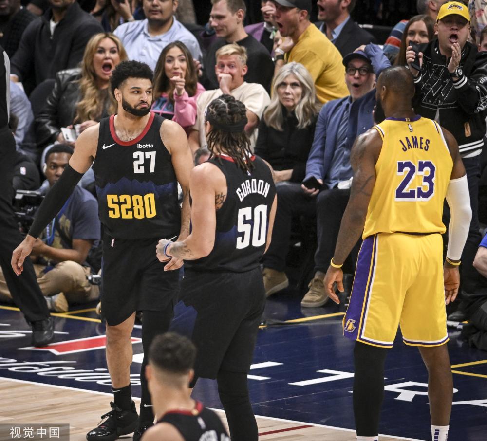 强调防守并 强调防守并