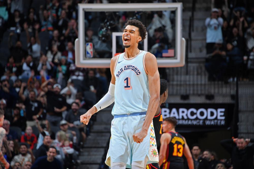 某高校曾依 某高校曾依